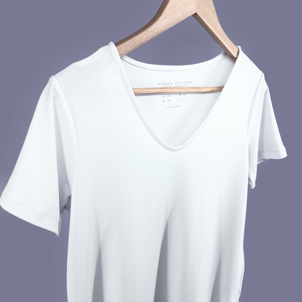Susan Graver Modern Essentials Liquid Knit Top Sz MP White V Neck Short Sleeve - Picture 9 of 14